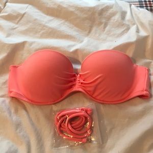 EUC VS baiting suit top in peach. Size 32b